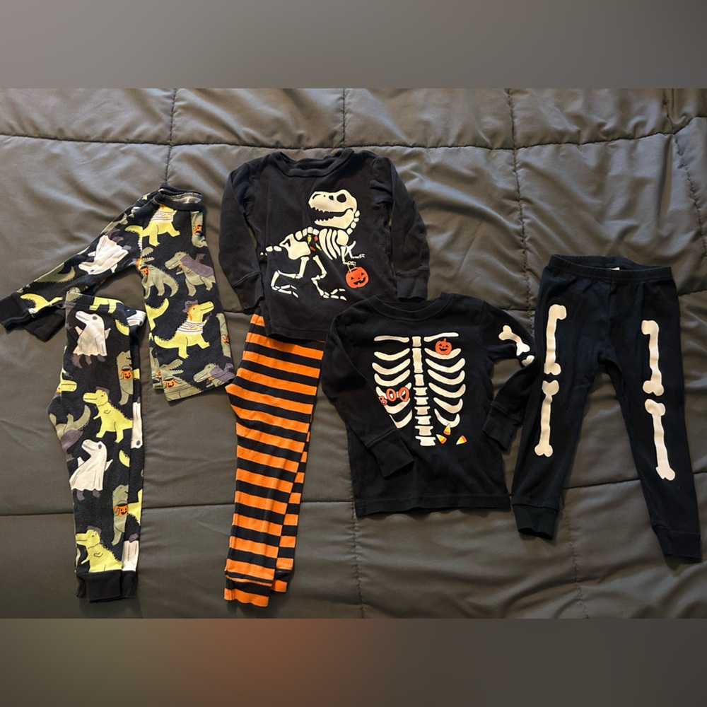 3 Carter's Kids Pajama Sets- Halloween
